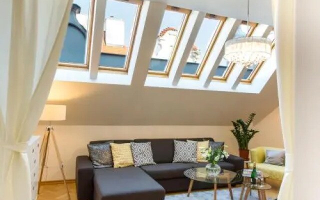 Luxury Apartment Maiselova