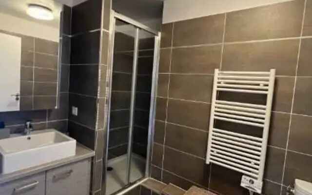 Flat With Balcony 4p/1bdr Near La Defense