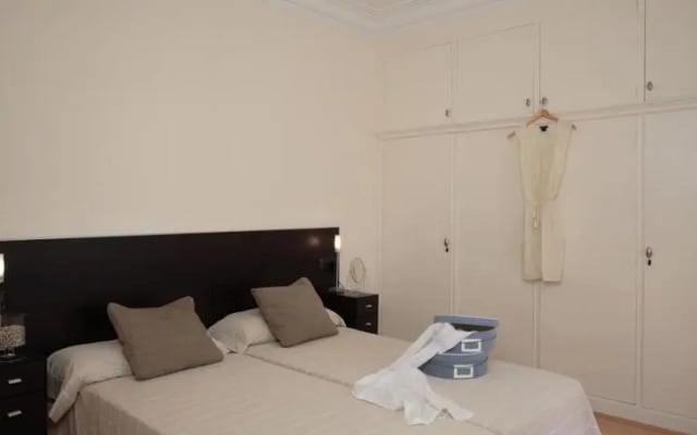 Classbedroom Apartments III