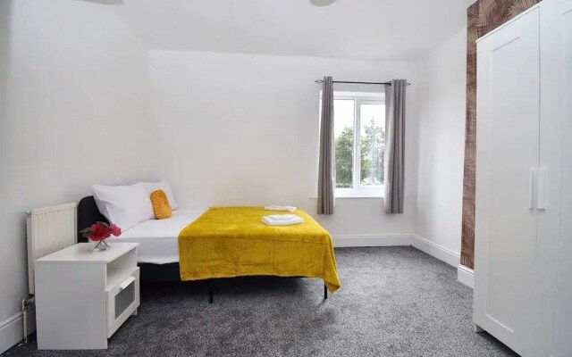 Host Stay Church Drive
