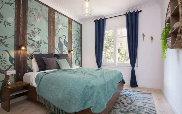 Luxurious Decor 4bdr Apt in Central, Eixample