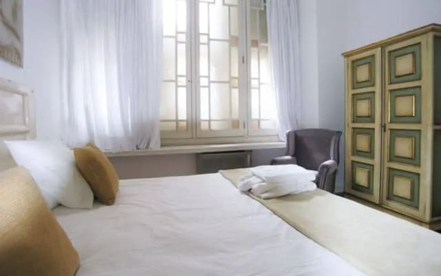 Cami Bed & Gallery