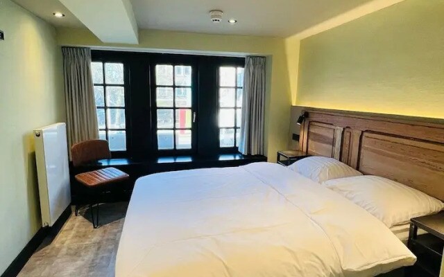Amigo Hotel