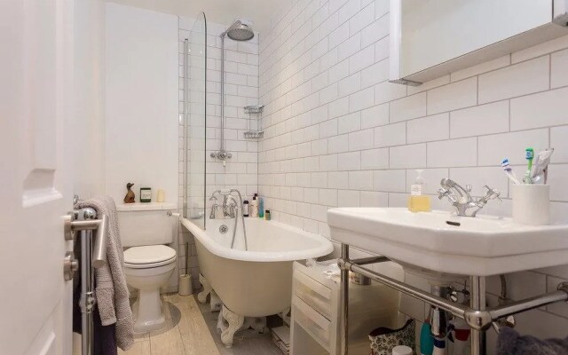 Two Bedroom Apartment near Brixton Station