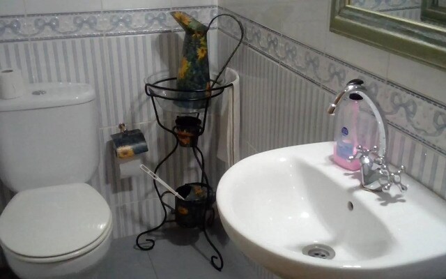 CAJA MAGICA Privada baño compartido