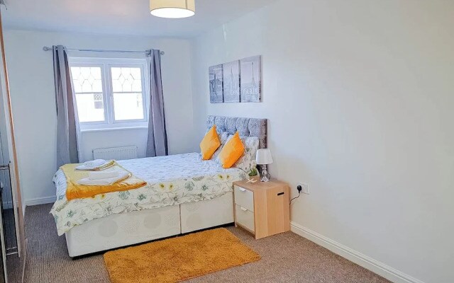 Airport Lounge - 3Bed 6 Persons