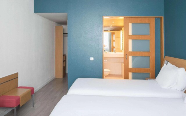 Отель Novotel Barcelona Cornella