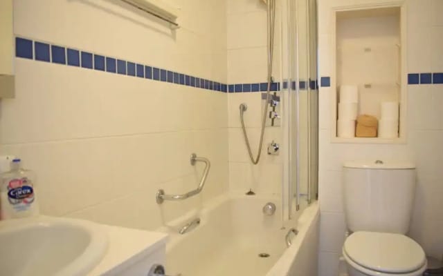 Bright 1 Bedroom Flat in Brook Green