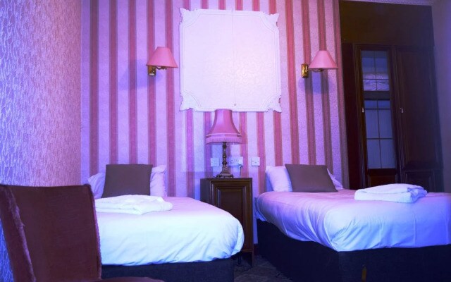 Lanehead Hotel