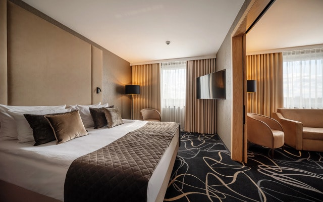 Airport Hotel Okecie