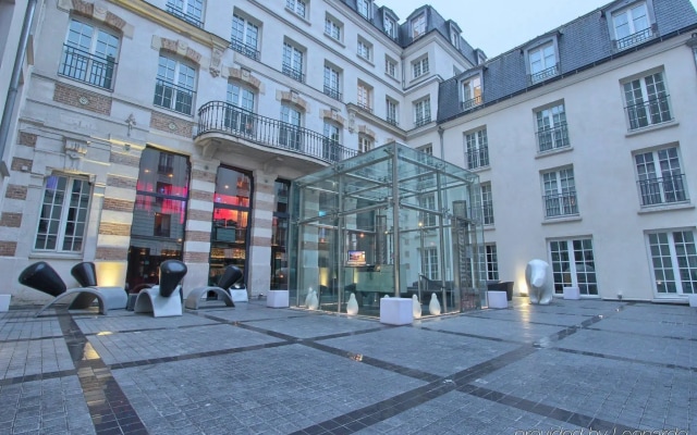 hotelImage