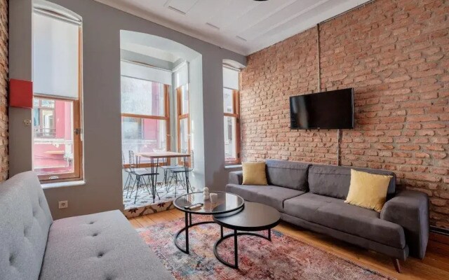 Rustic Stone Flat 5 min to Taksim Square