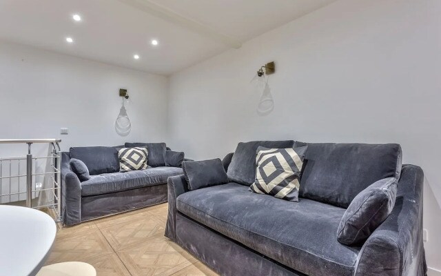 86 Urban Lovely Apartment