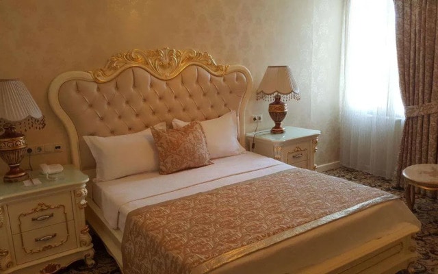 Best Town Hotel