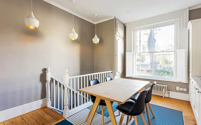 Idyllic Islington Flat