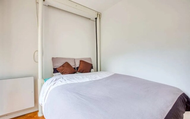 Nice Apartment With Terrace in Charenton