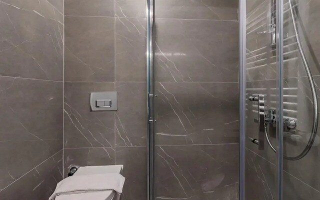 Modern Flat with Fantastic City View in Kadikoy