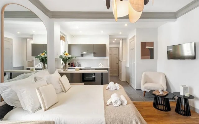 1536 Daumesnil