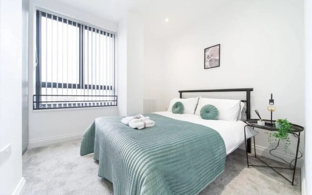 Livestay - Luxury 2bed Apartment With Free Parking