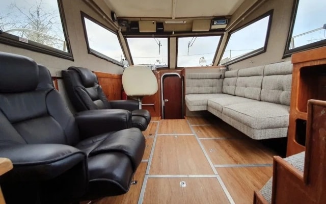 Houseboat Lynx