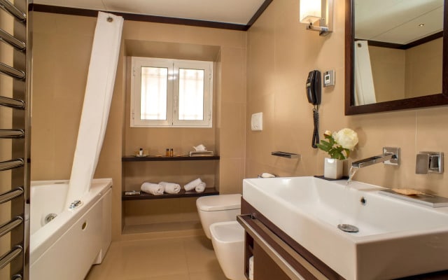 Les Fleurs Luxury House