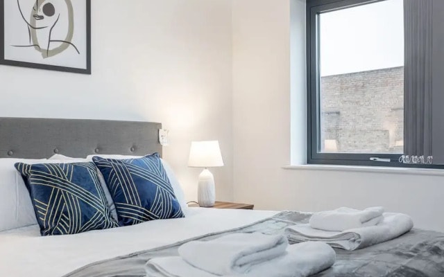 Modern & Stylish 2 Bed York Apartment