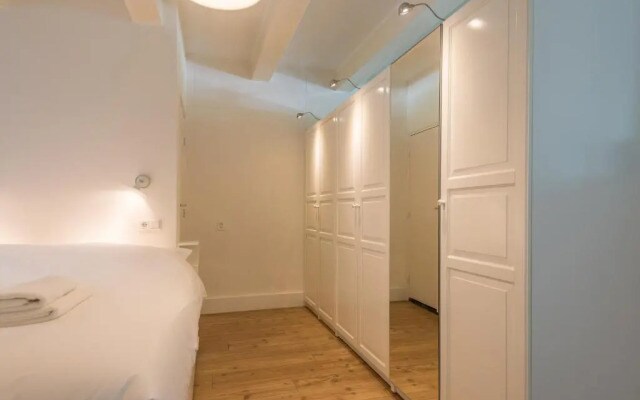 Canal View Amsterdam apartment