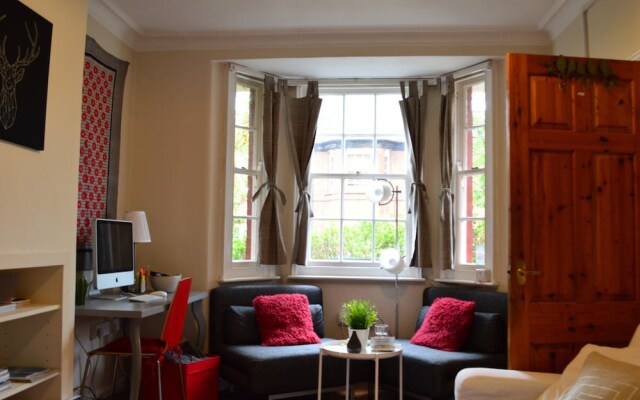 Tooting Broadway 2 Bedroom House