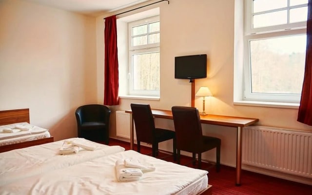 Restaurace a penzion Zděná Bouda