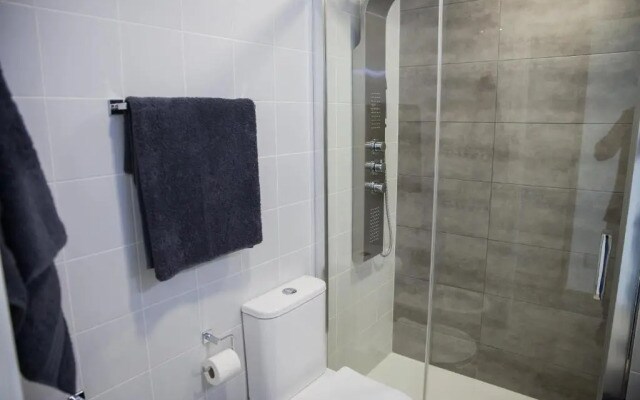Spacious 200 sq.m. penthouse with sea view terraces