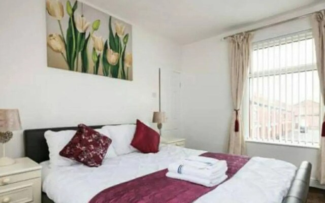 Brigstock Holidays House