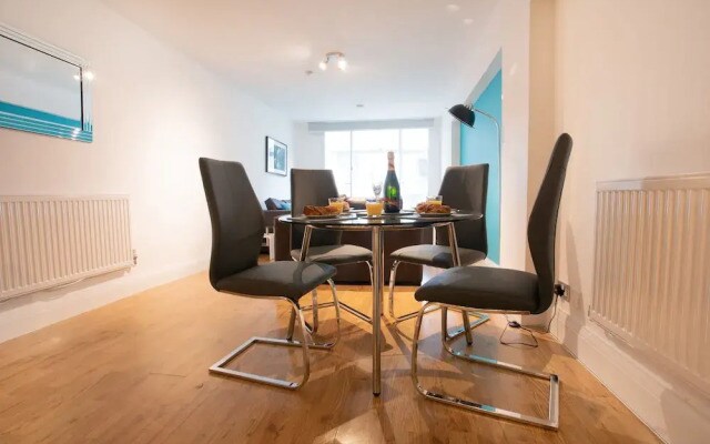 Rest & Recharge Regents CT 1Bed Sleeps 4