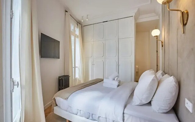 4 Rooms Apartment Opera Vendome