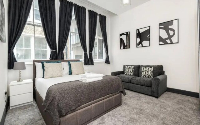 Beautiful Spacious Apartment in the City Centre