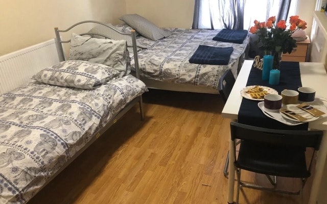 Ealing Apartment