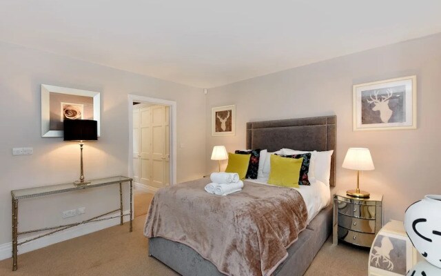London Choice - South Kensington Mews II