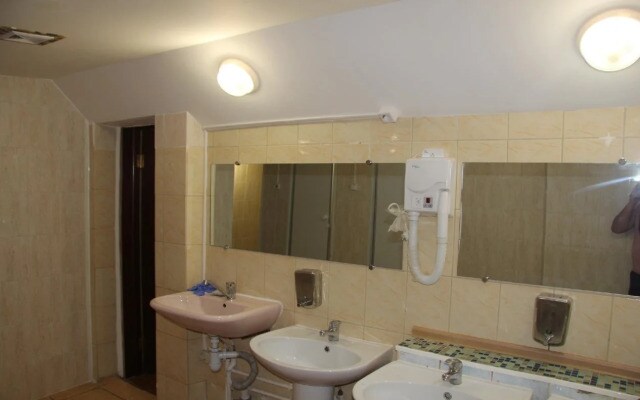 Hostel-Dvorik