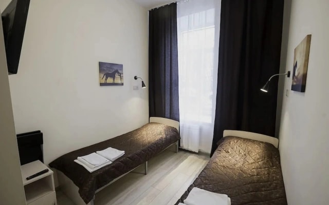 SuperHostel - Lebedeva 10