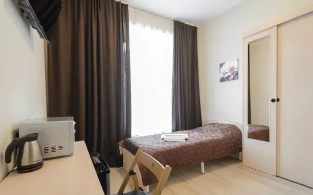 SuperHostel - Lebedeva 10