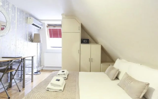 Aviva Guest House