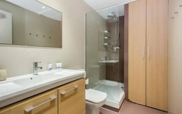 Bright and modern 4bedroom with terrace in Las Ramblas P2