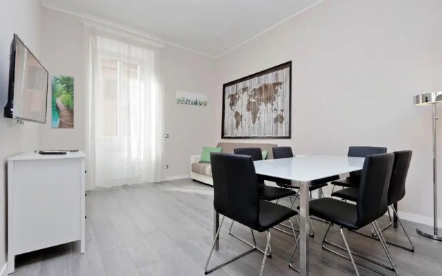 Vatican Museum Bright Apartment up to 9 people