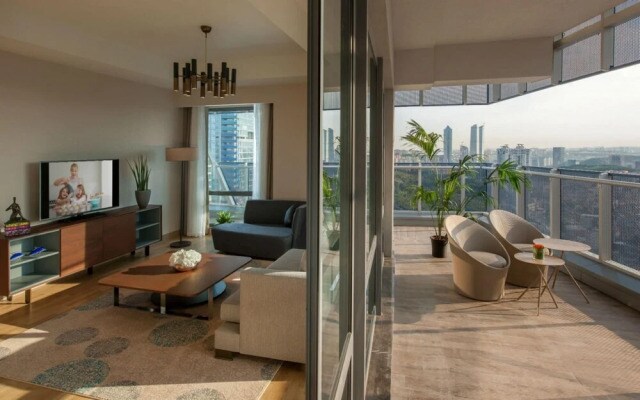 Deluxe Apartment With Shared Pool in Maslak