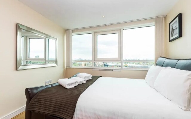 Luxury Modern 2BD Flat in Centre