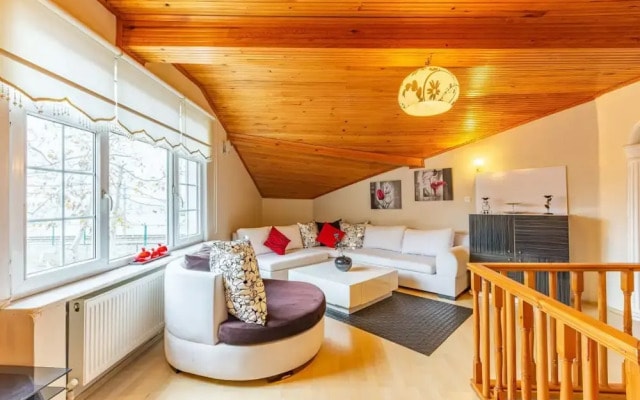 Amazing House with Sea View in Bakirkoy