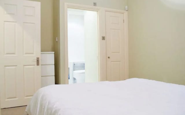 Apartment With High Ceilings 2 Bedroom
