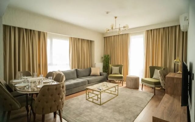 Luxurious 2 1 Apartment Near Mall of Istanbul