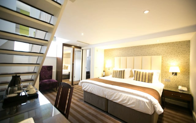 The Pillar Hotel
