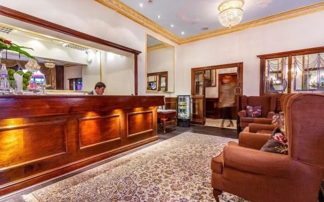 London Elizabeth Hotel
