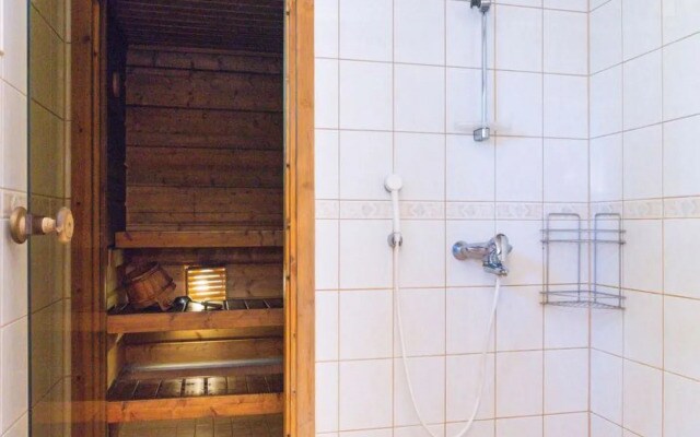 Hot pool cottage iitu
